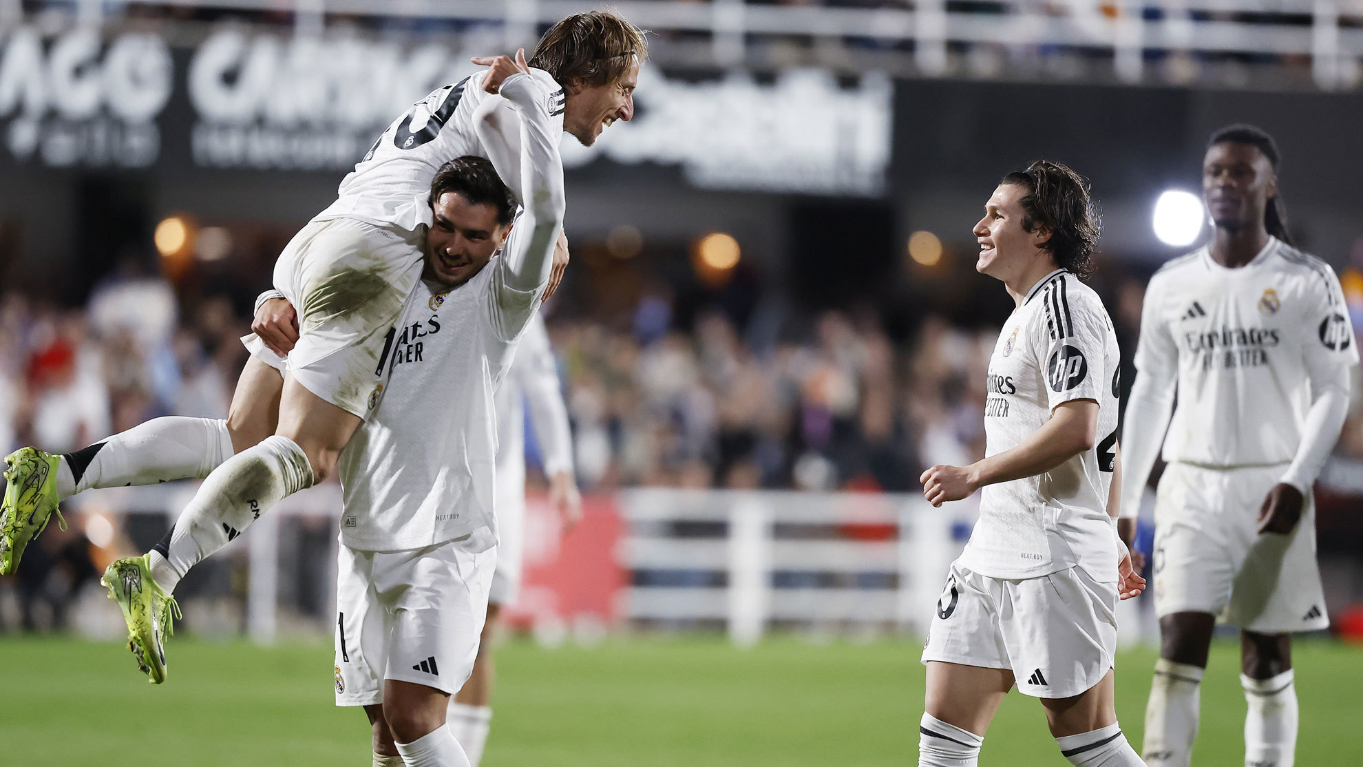 次在亚冠中 次在亚冠中